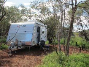 Free camping at last. We were visited by about 7 different species of native birds including what appeared to be a red finch and also a small kingfisher. Must try and Goohle pictures 